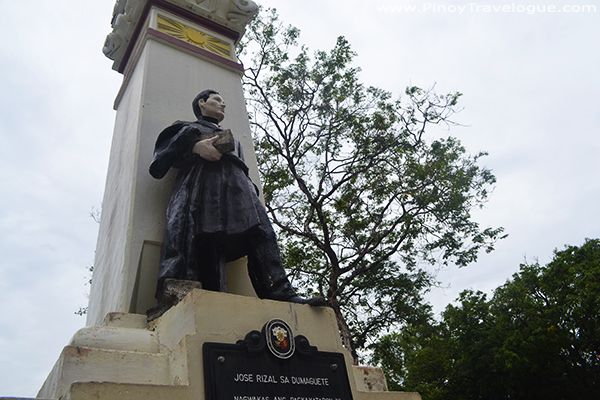 Jose Rizal's statue in Dumaguete