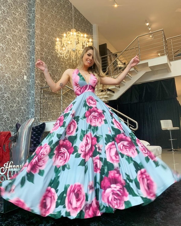 vestido longo com estampa floral para casamento
