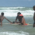 Surfista luta cinco minutos com tubarão