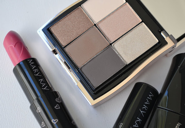 Mary Kay Natural Essentials Eyeshadow Set Review with Swatches