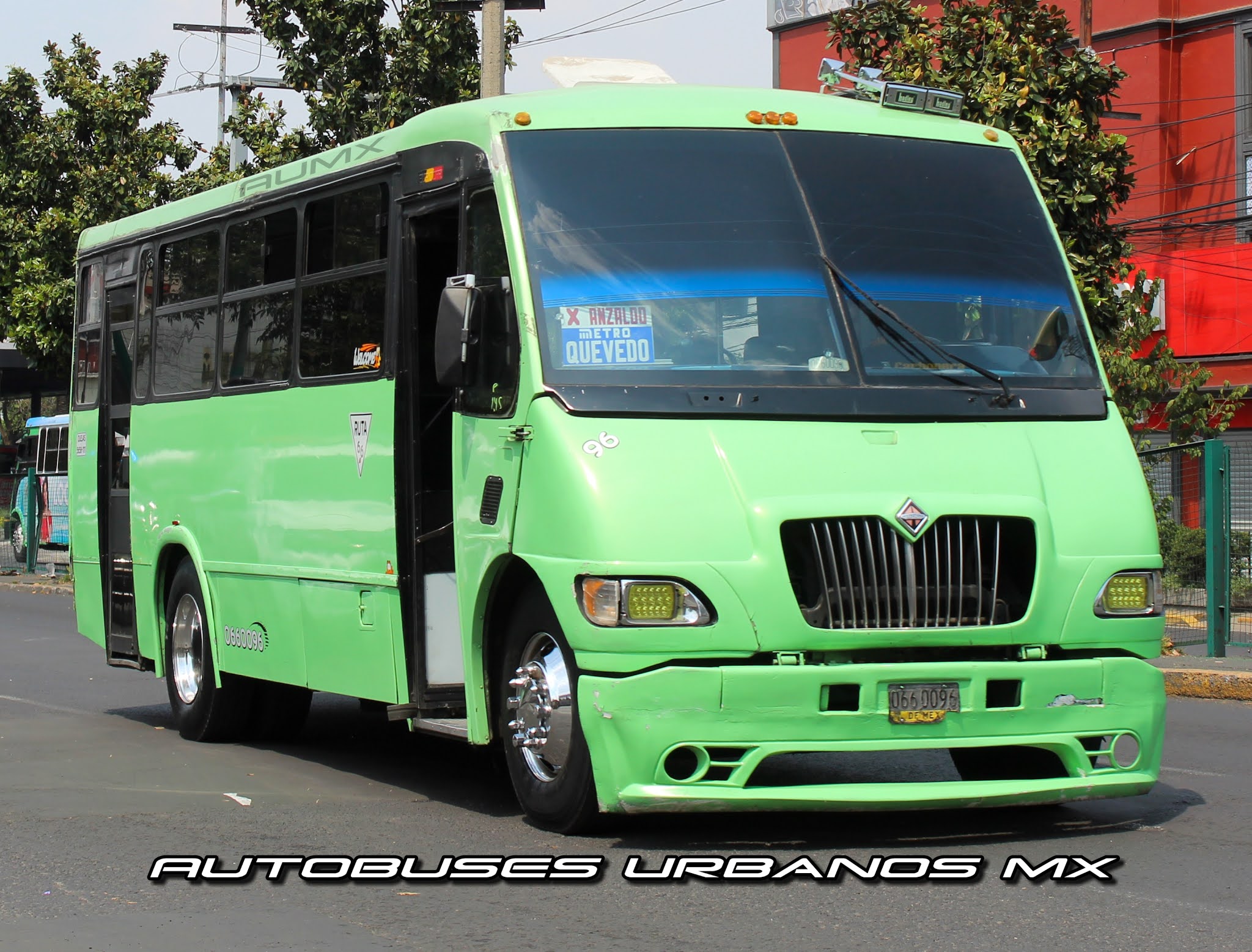 Transporte público, autobuses y microbuses CDMX. International Eurocar