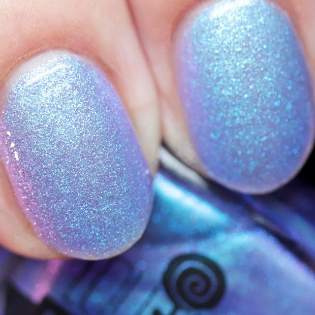 Lollipop Posse Lacquer The Star with top coat