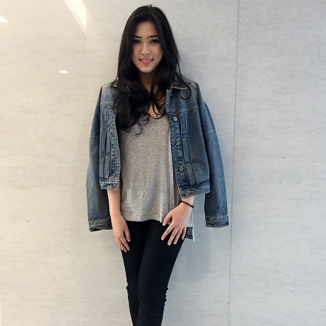 Biodata dan Profil Artis Isyana Sarasvati Biodata dan Profil Artis Isyana Sarasvati