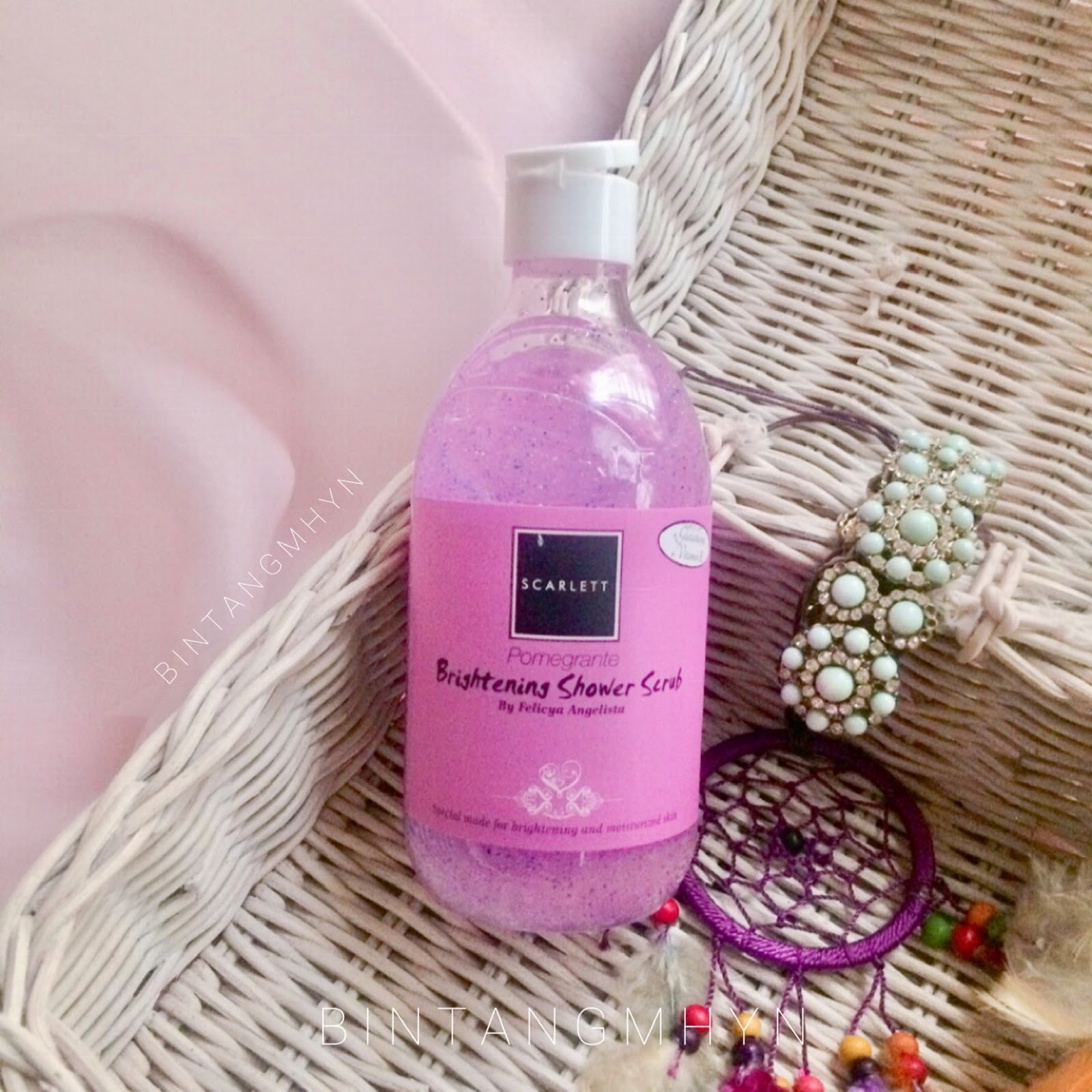 [REVIEW] SCARLETT WHITENING Body Scrub Romansa, Shower Scrub