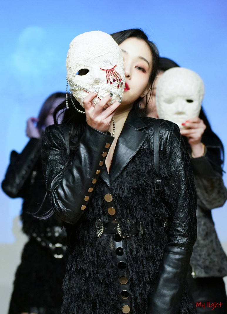 팬싸에서 음방무대의 퀄리티를 보여주는 여자아이돌