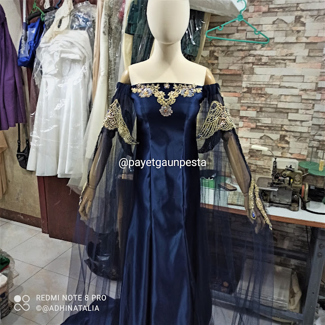 gaun pesta bordir biru navy