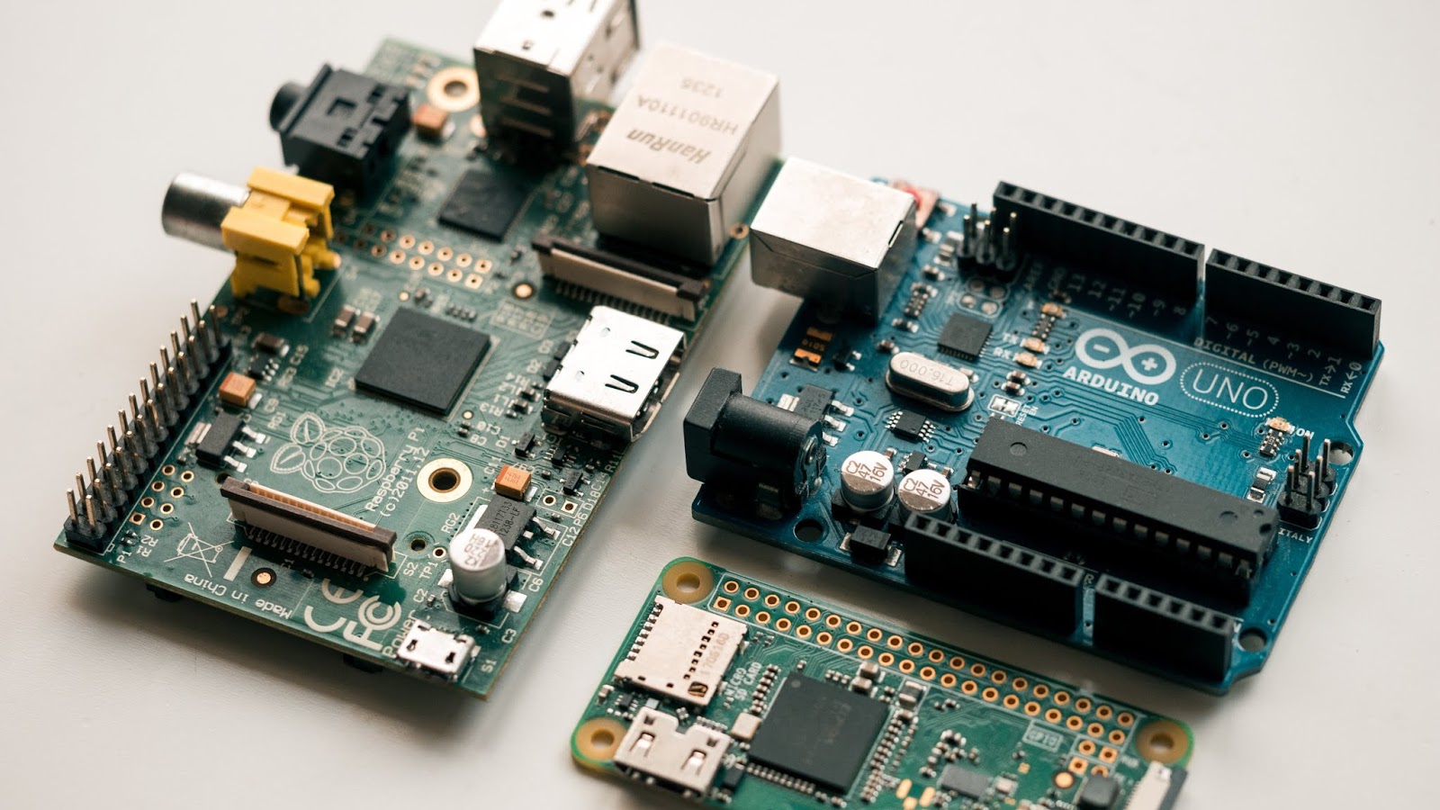 Arduino UNO Vs Raspberry pi 4