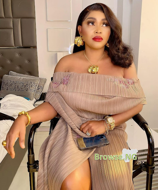 ‘Rich Aunty Vibes!’ - Mercy Aigbe Shares Photos In Expensive Gold Jewelries
