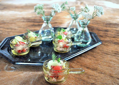 Warm geräucherter Lachs mit Avocado und Melone Lachs mit Avocado und Melone