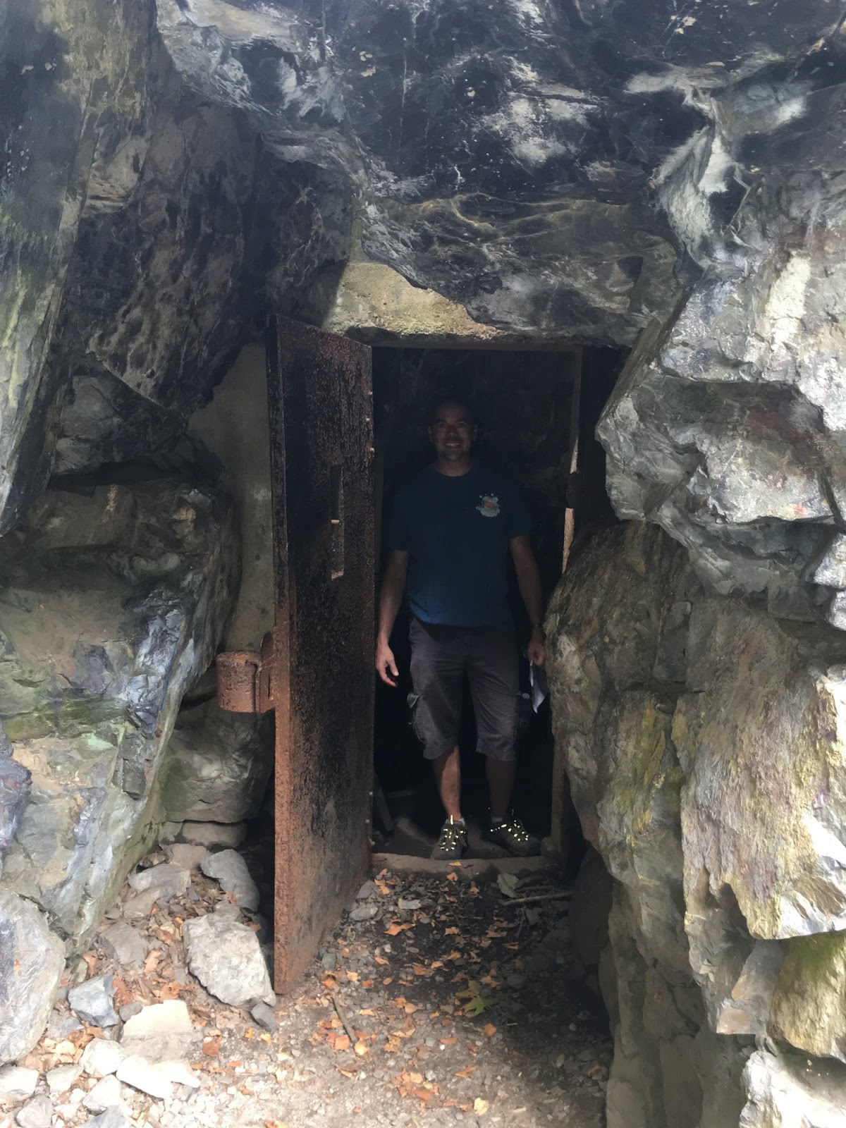 Rondinones' Adventures Dungeon Rock Cave & Pirate Veal's Treasure