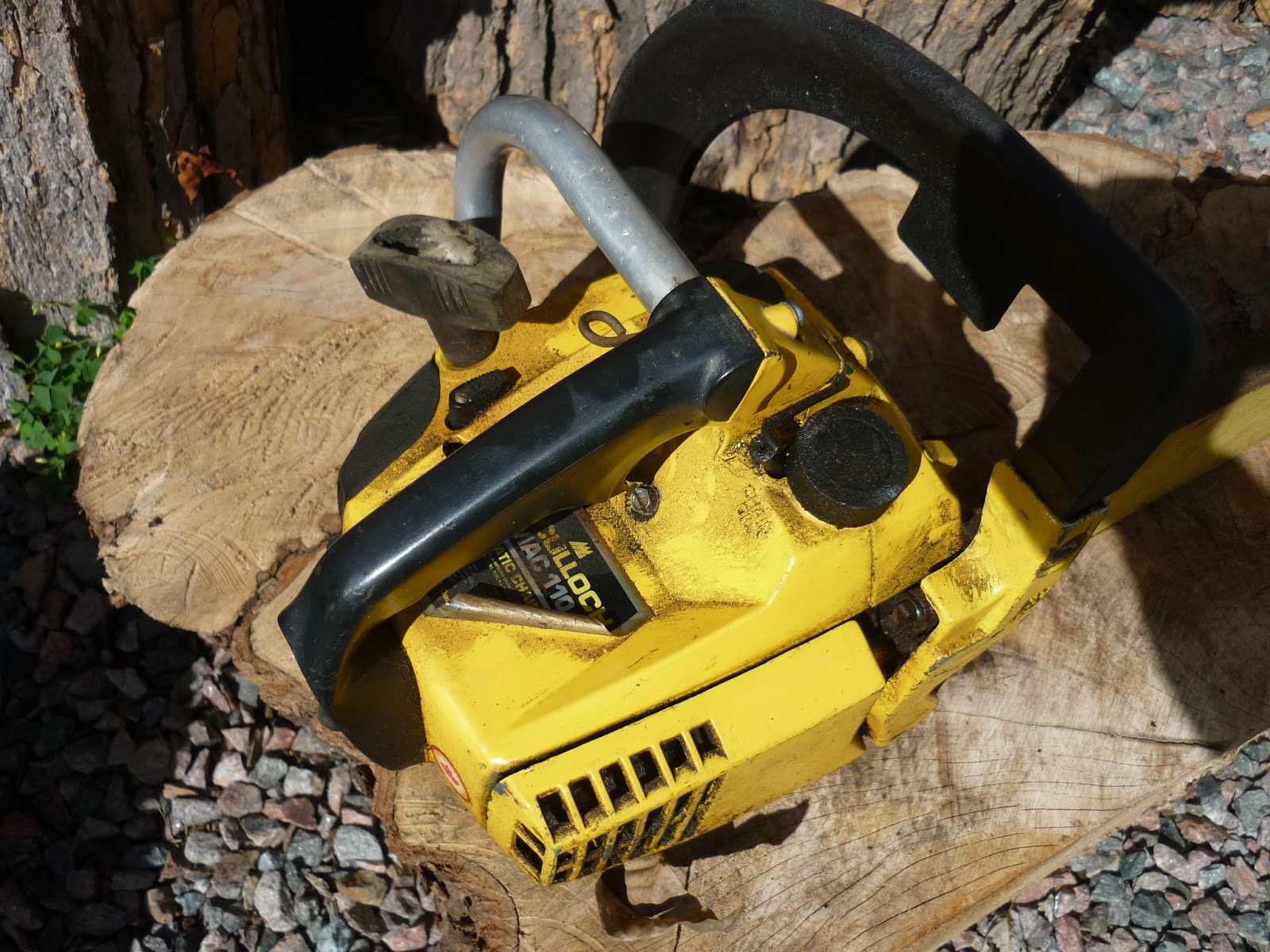 VINTAGE CHAINSAW COLLECTION: MCCULLOCH MAC 110.