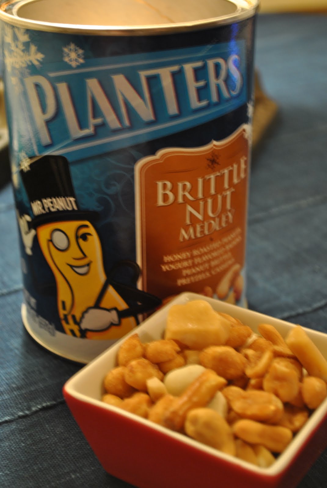 Foodette Reviews Planters Limited Edition Brittle Nut Medley