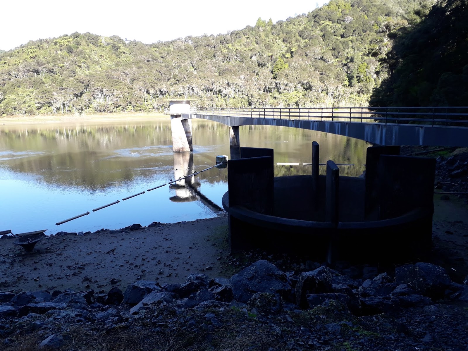 Kamo Lady WHAU VALLEY DAM