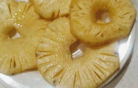 Thin slices of pineapple pieces for pineapple jalebi recipe