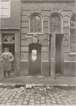 Ingang Roode Leeuwengang, foto: collectie Gem. Archief Amsterdam