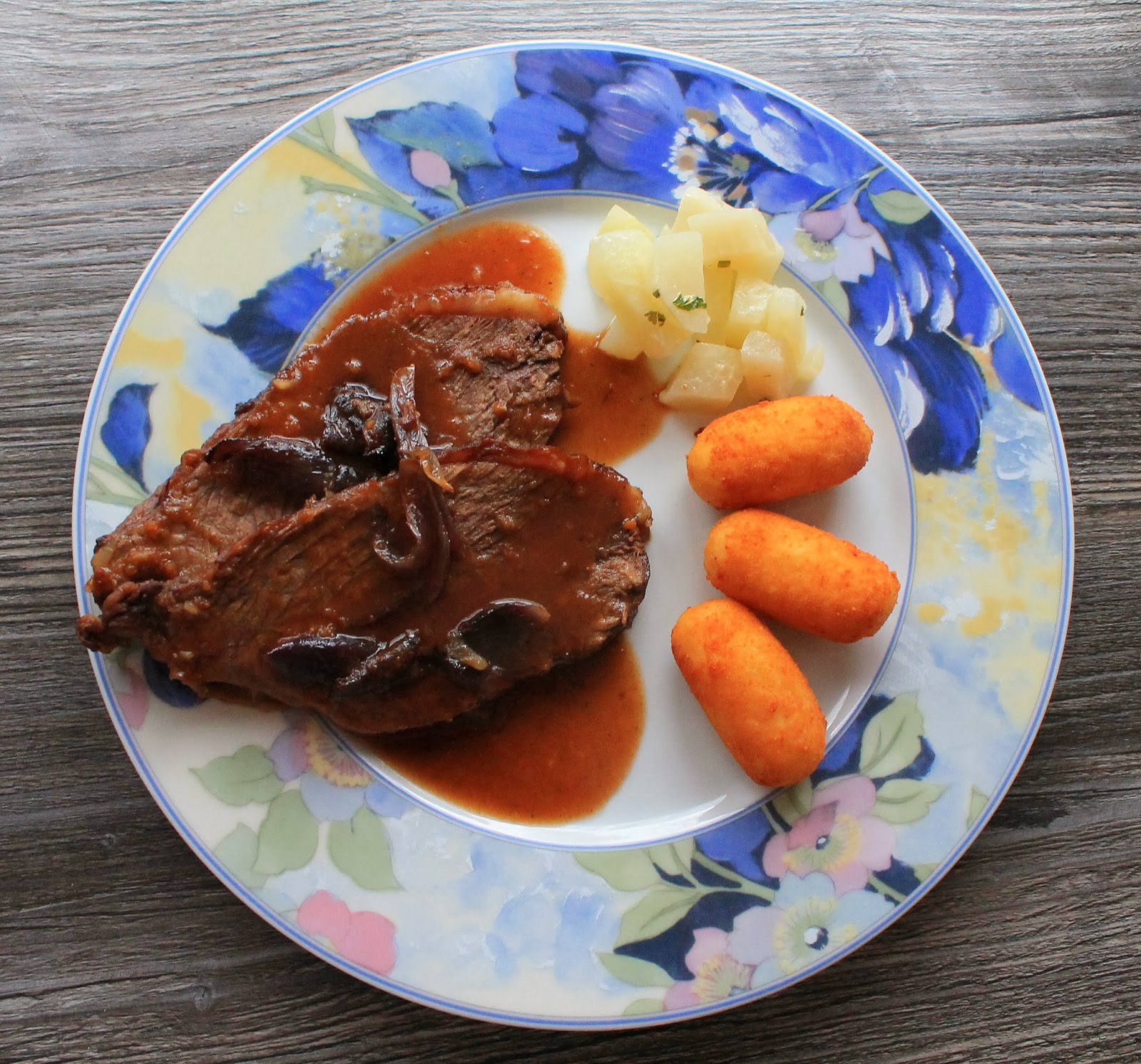 Svenja&amp;#39;s Koch- und Backblog: Rinderbraten mit Lebkuchensoße