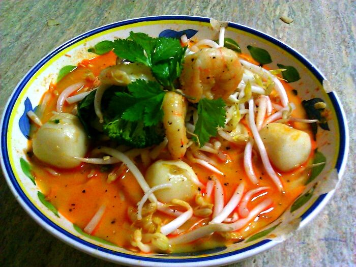 Lettuce Muncher Seafood Malaysian Laksa