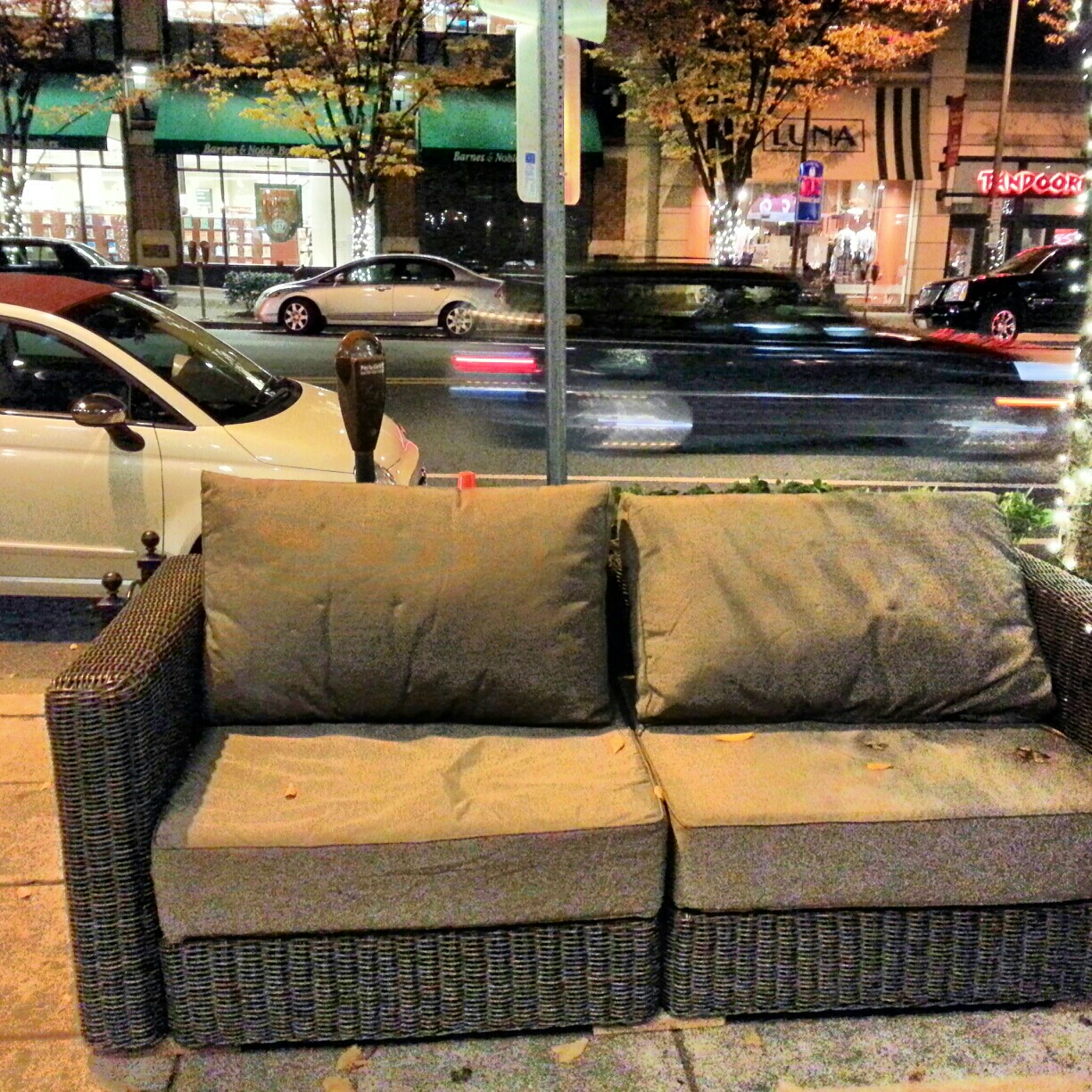 Robert Dyer Bethesda Row VINO VOLO ADDS OUTDOOR SEATING, BETHESDA