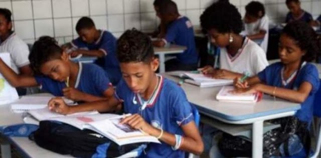Escolas estaduais da Bahia retomam aulas em março; veja datas