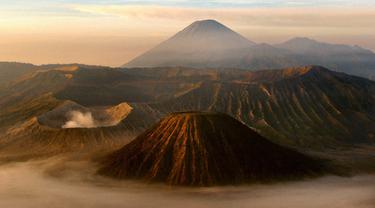 Mountain Tourism - 12 Spots in the magnificent Bromo