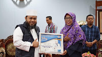 Helmi Hasan Terima  Award Blogger Bengkulu 3.0 Sebagai Tokoh Perubahan di Bidang TIK