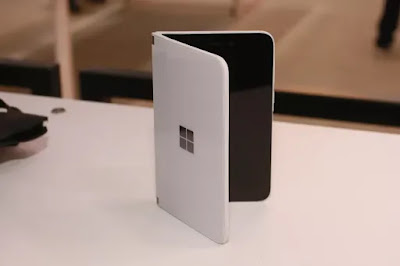 The first on the surface of the duo desktop look, Android phone Rollaway from MICROSOFT Microsoft all together with Surface Duo this week. It's a long-awaited Surface phone that has been rumored for years