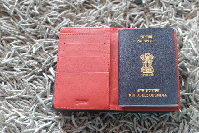 passport holder urby wallet review