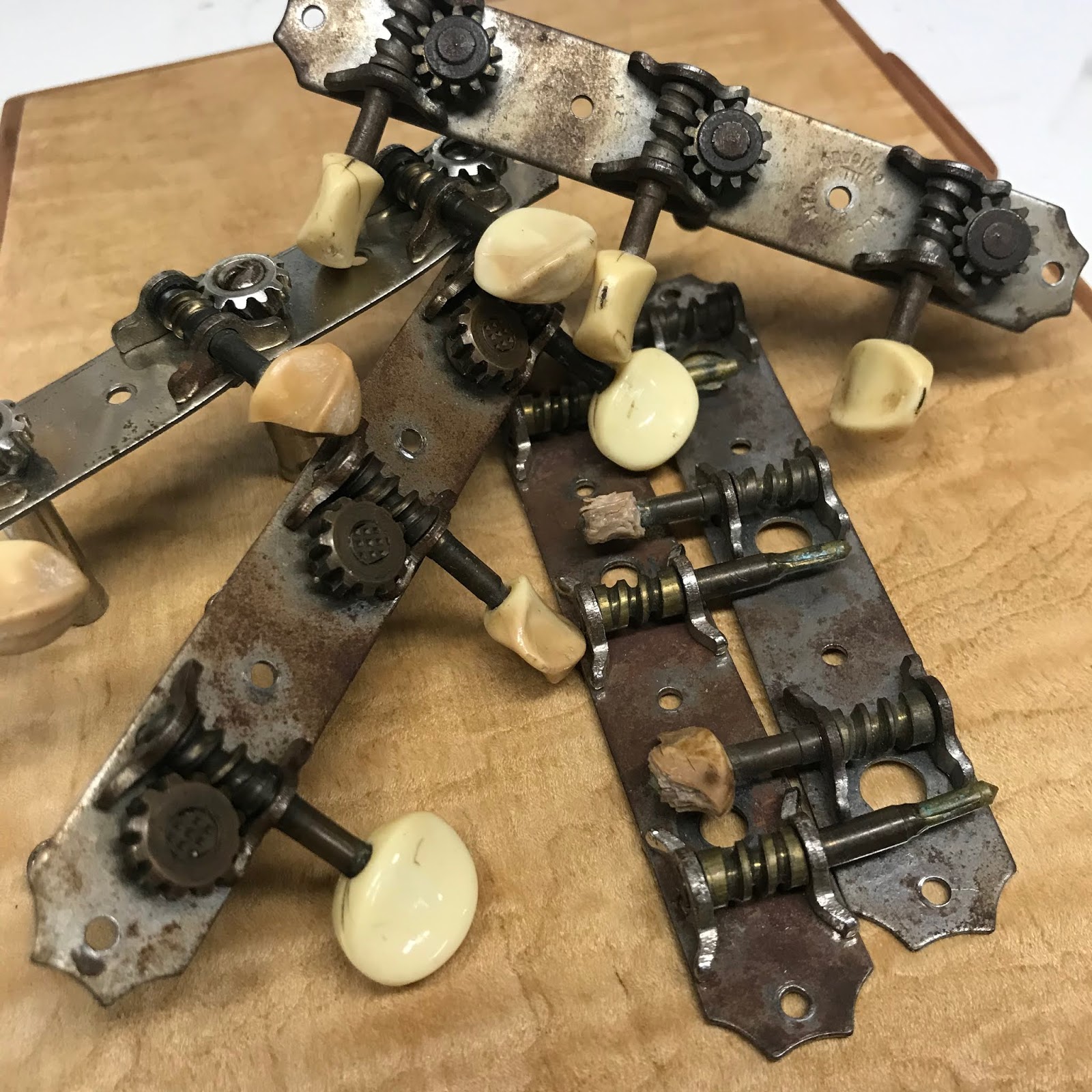 Guide to Kluson Open Back Tuners The Amateur Luthier