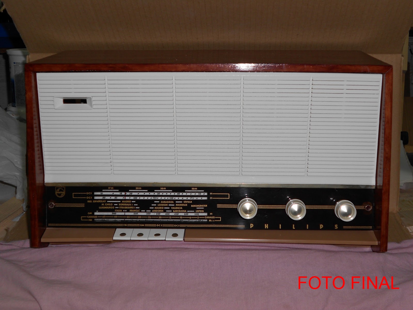 Radios antiguas y otros arreglos