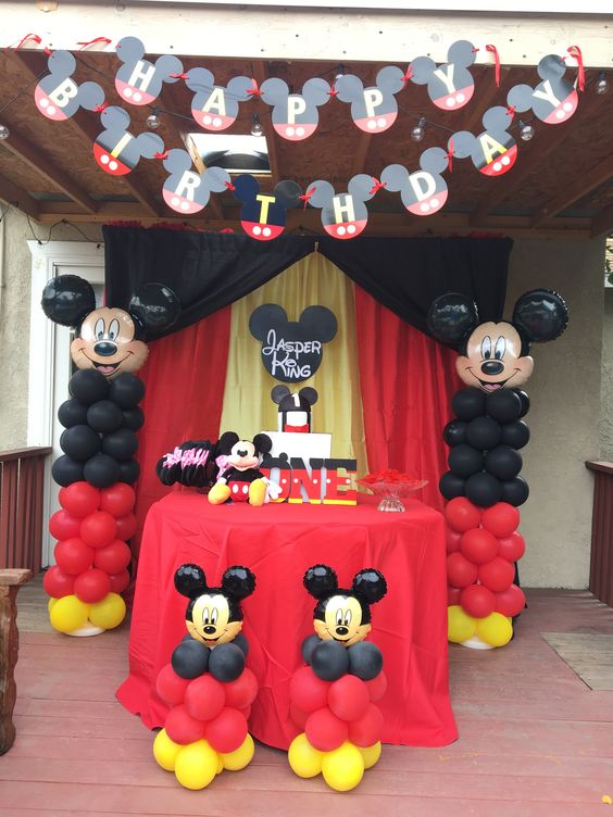 32 Ideas de decoración para fiestas de Mickey Mouse