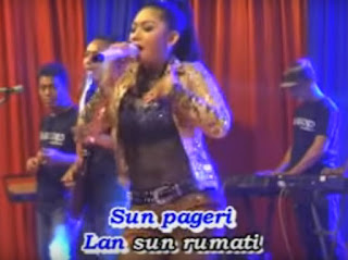 Lirik Lagu Dangdut Banyuwangi Ngelali Terjemahan - IMANIAWAN.ID