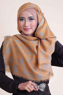 Kerudung Shafeeya Rawis Motif Vanesa Shafeeya Kerudung Rawis Motif Vanesa - Brown
