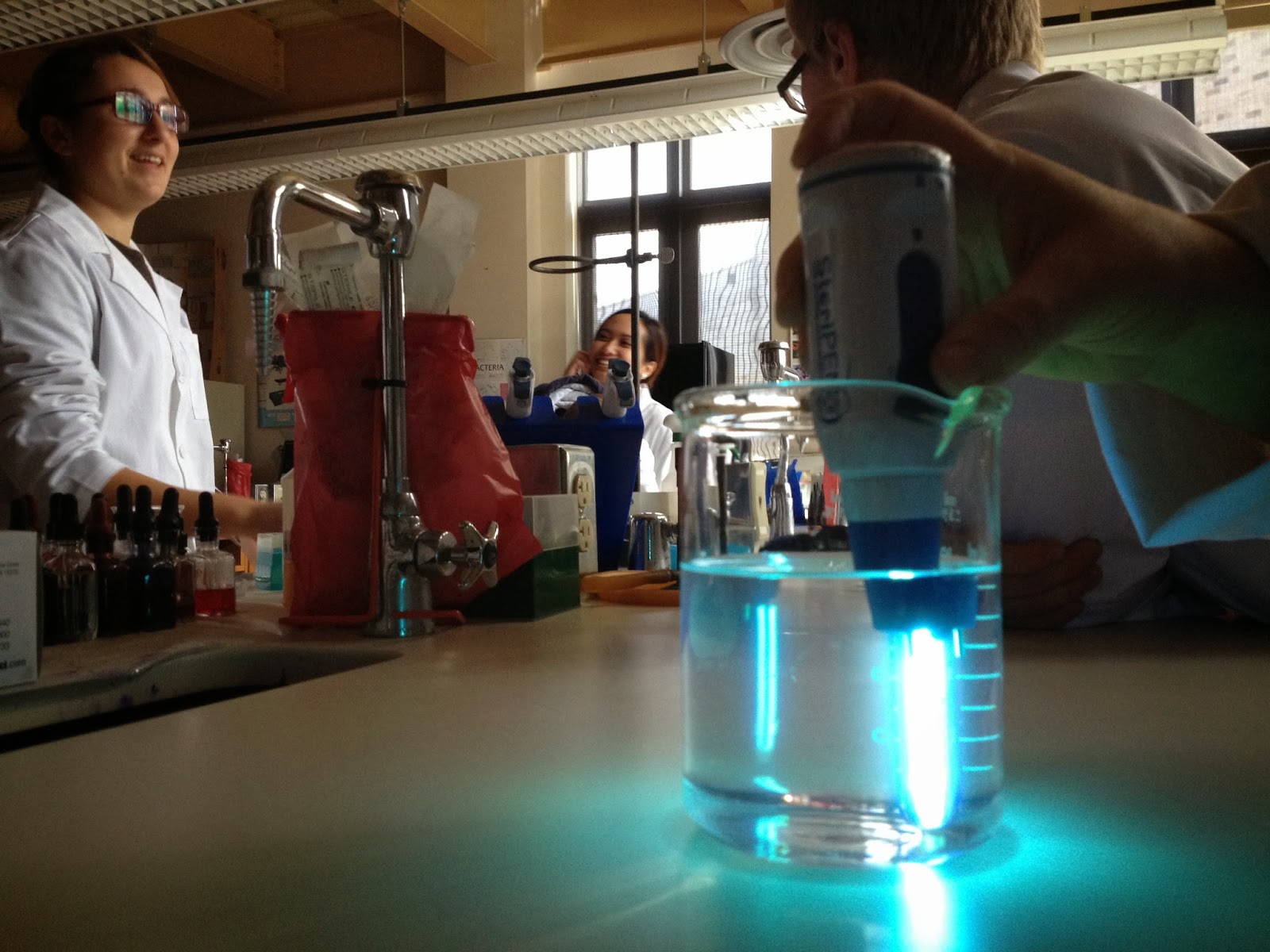 Ari and Johanna's Medical Microbiology Lab Report UV light, Drugs