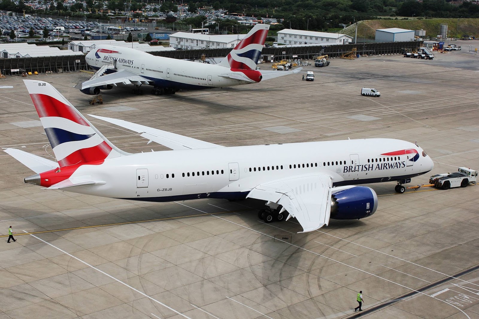 British Airways Boeing 7878 and 747400 at Heathrow Aircraft Wallpaper