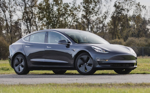Tesla Model 3 tem preço reduzido para R$ 208 mil na China Tesla Model 3 tem preço reduzido para R$ 208 mil na China