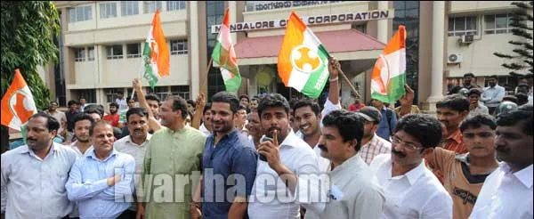 Mangalore, Clash, Arrest, Congress workers, prohibited order, Students