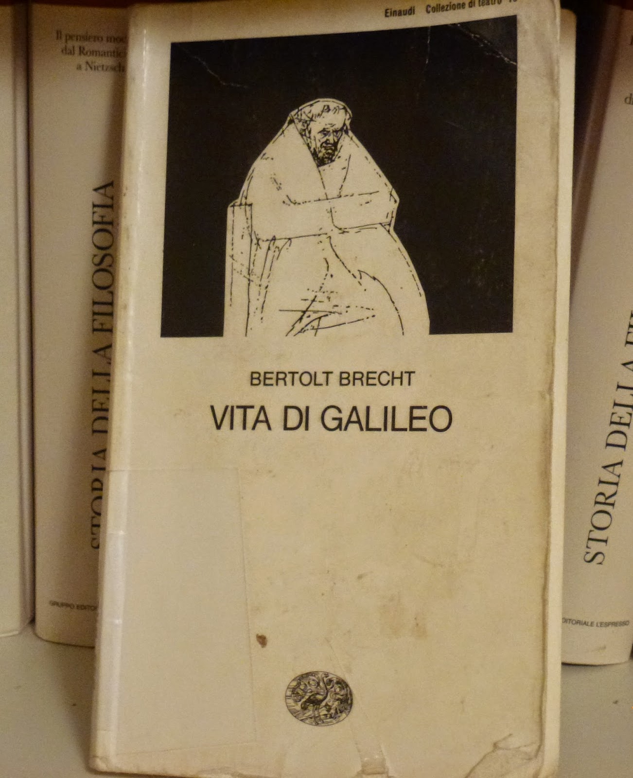 Quello che resta del giorno Bertolt Brecht, Vita di Galileo