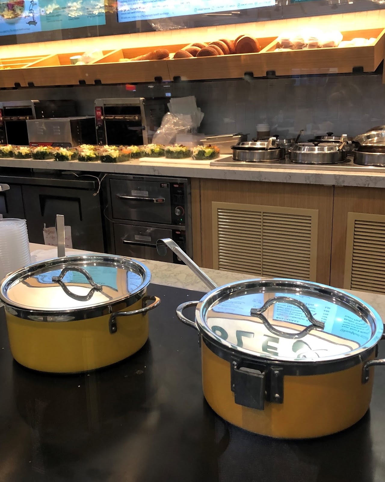 フード＆ワインの日々 SFOグルメ：ミールバウチャーを使ってスープ＆サラダ Ladle & Leaf（レードル＆リーフ）