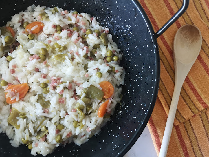 Arroz jazmín con verduras y jamón