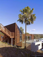 Australia Independent Beach House Design In A Bushy Natural Environment