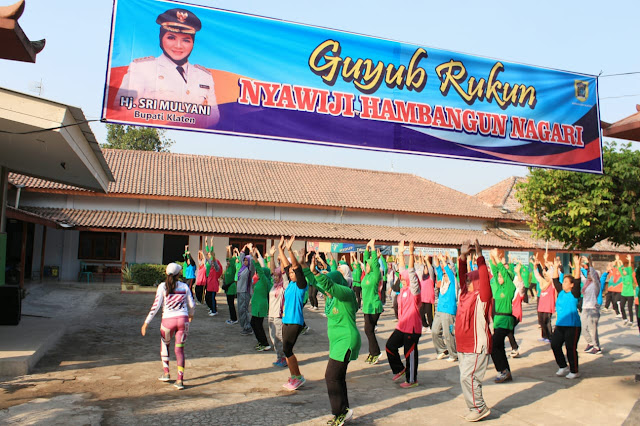 Jumat Sehat, Istri Tentara Ajak Warga Jimbung Senam Bersama   