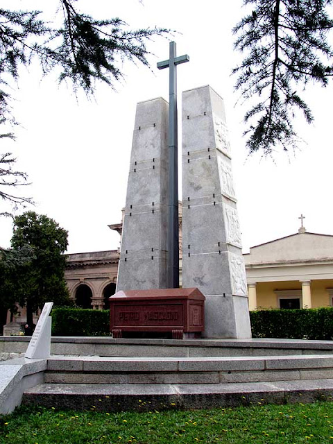 Tomb of Pietro Mascagni, Misericordia Cemetery, Livorno