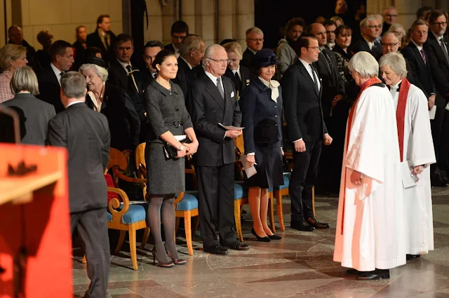 Swedish Royal Family gathered at Uppsala Cathedral to commemorate the victims of the big Tsunami 10 years ago. In total 300 000 people died of those were 543 Swedes