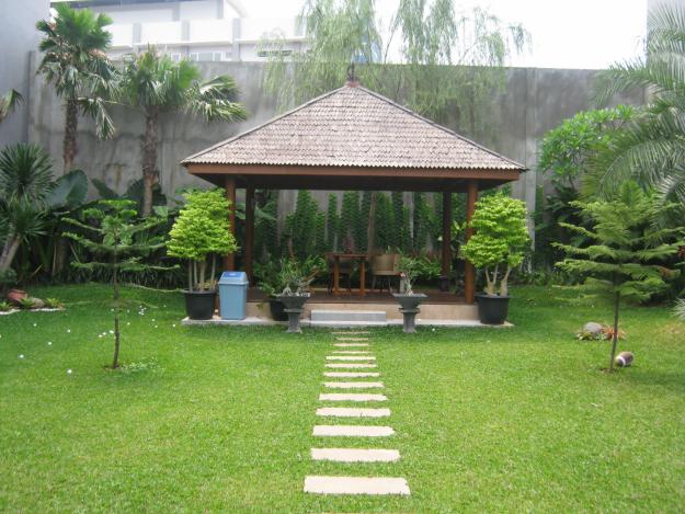 20 Model Desain Taman Belakang Rumah Dengan Gazebo - TUKANG TAMAN SURABAYA