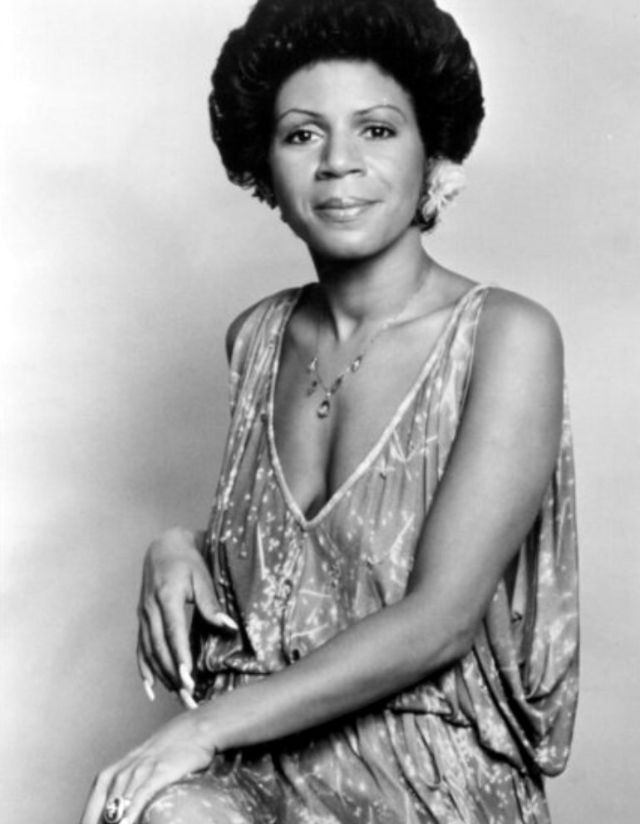 The Perfect Angel: 40 Beautiful Photos of Minnie Riperton in the 1960s and  '70s Vintage Everyday