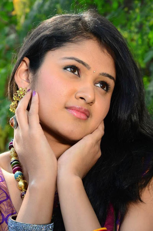 Telugu Actress Kowsalya Hot Photos in Saree at Nagamani Telugu Movie Launch