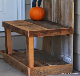 Reclaimed Barn Wood Hall Tree http://bec4-beyondthepicketfence.blogspot.com/2014/11/ode-to-barn-wood.html