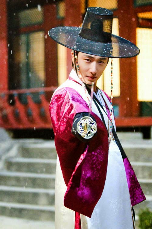 My Top Ten Hunks in Hanboks (and other men in traditional korean clothing) ~ My Feeling Heart