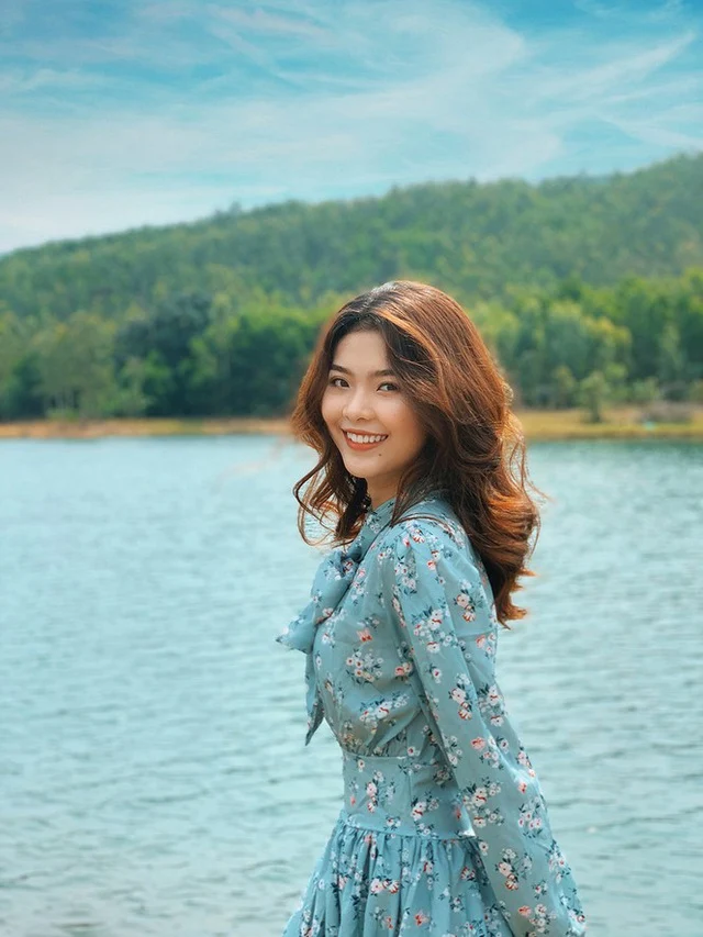 Á khôi Sinh viên sở hữu vòng eo vạn người mê Á khôi Sinh viên sở hữu vòng eo vạn người mê