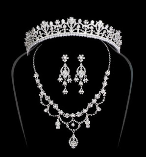 bridal style and wedding ideas: Crystal Jewelry & Tiara Set